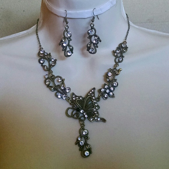 2 Piece Rhinestones Butterfly Necklace & Earrings